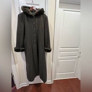 Donny Brook hooded long wool coat faux fur trim; fits like a 14 tag says size 16